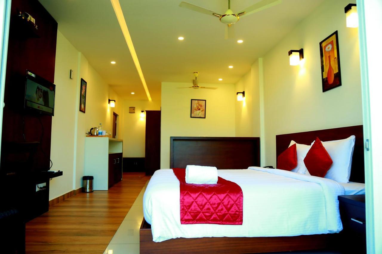 Hotel Palmtree Leaf, Munnar Exterior foto