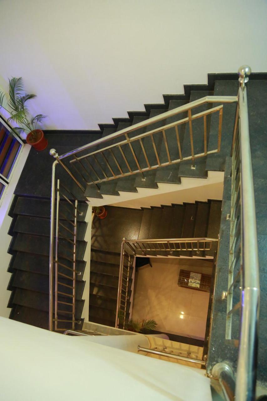 Hotel Palmtree Leaf, Munnar Exterior foto
